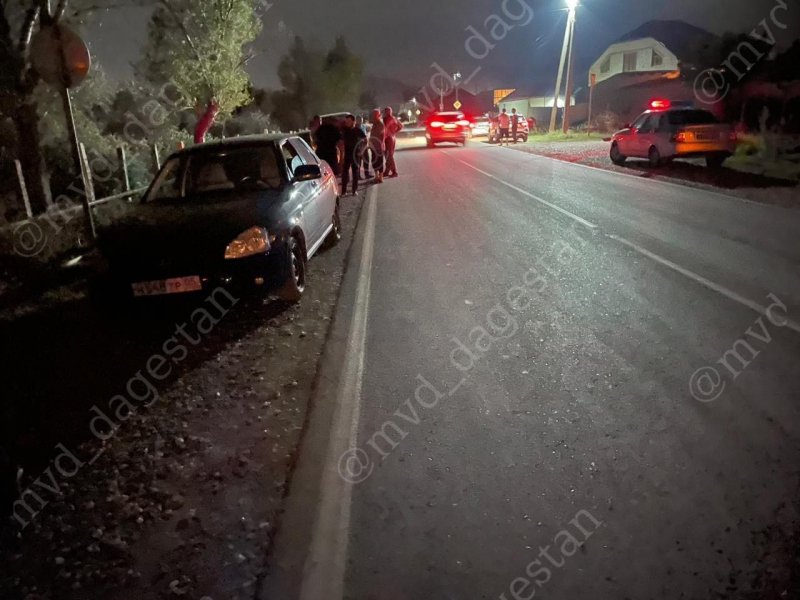 В результате наезда автомобиля погиб пешеход, личность которого полицейским предстоит установить